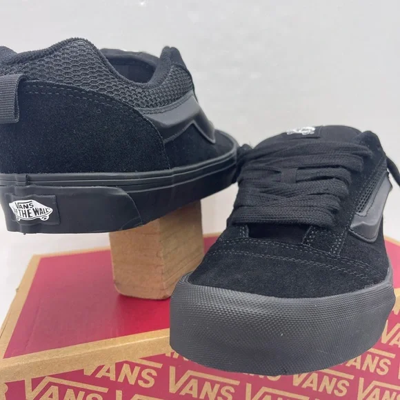 Vans Men's Black Suede Knu SkoolBlack/BlackVN0009QCBKA Sneakers